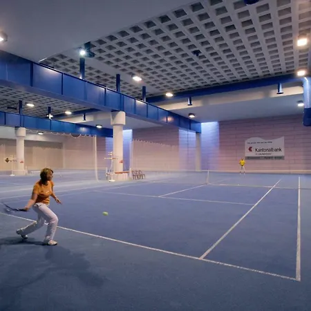 אתר קמפינג Mit Restaurant & Sportarena *