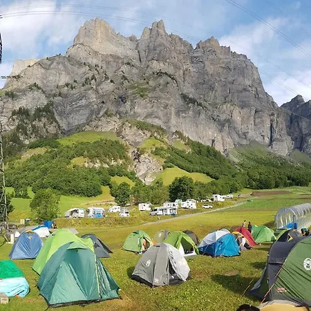 Mit Restaurant & Sportarena * לויקרבאד