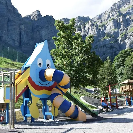 Mit Restaurant & Sportarena אתר קמפינג *