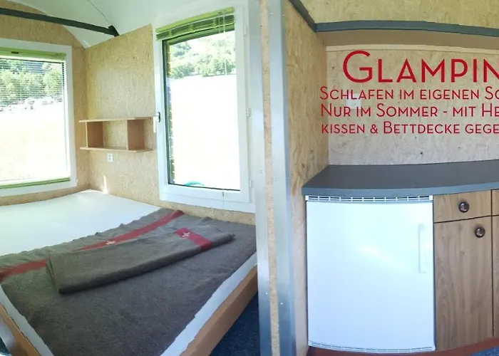 Mit Restaurant & Sportarena Camping *