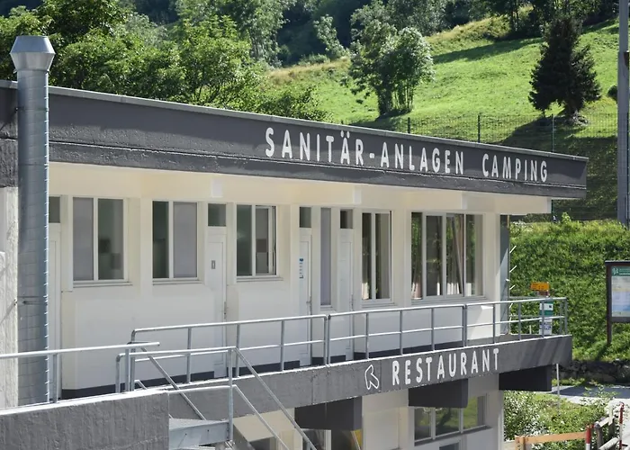 Mit Restaurant & Sportarena Camping