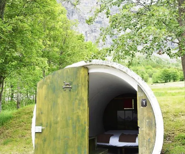 Camping Mit Restaurant & Sportarena *