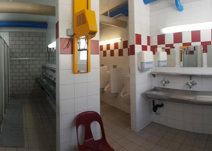 Mit Restaurant & Sportarena Camping