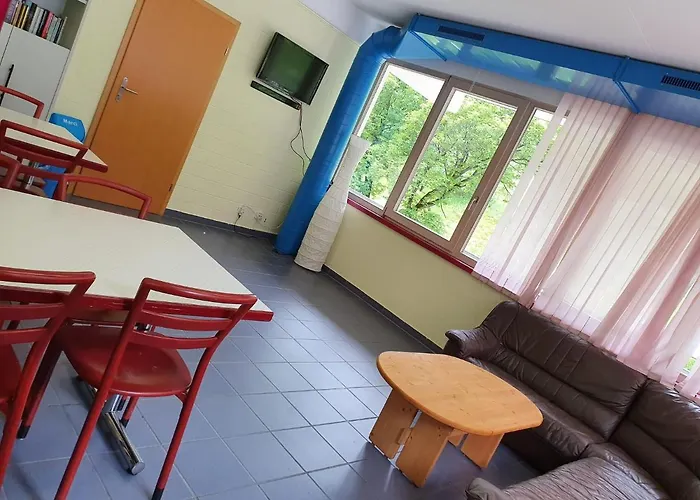 Camping Mit Restaurant & Sportarena Loèche-les-Bains