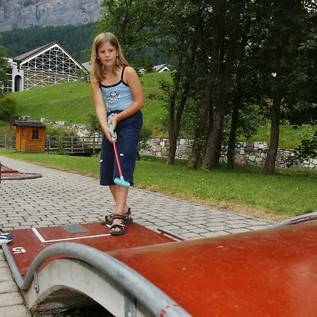 Mit Restaurant & Sportarena Camping