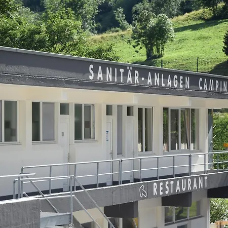 Mit Restaurant & Sportarena Camping