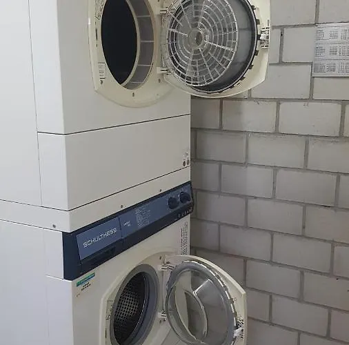 Mit Restaurant & Sportarena 洛伊克巴德