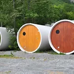 Mit Restaurant & Sportarena 캠프장