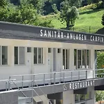 Mit Restaurant & Sportarena 캠프장
