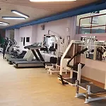 Mit Restaurant & Sportarena 로이커바드